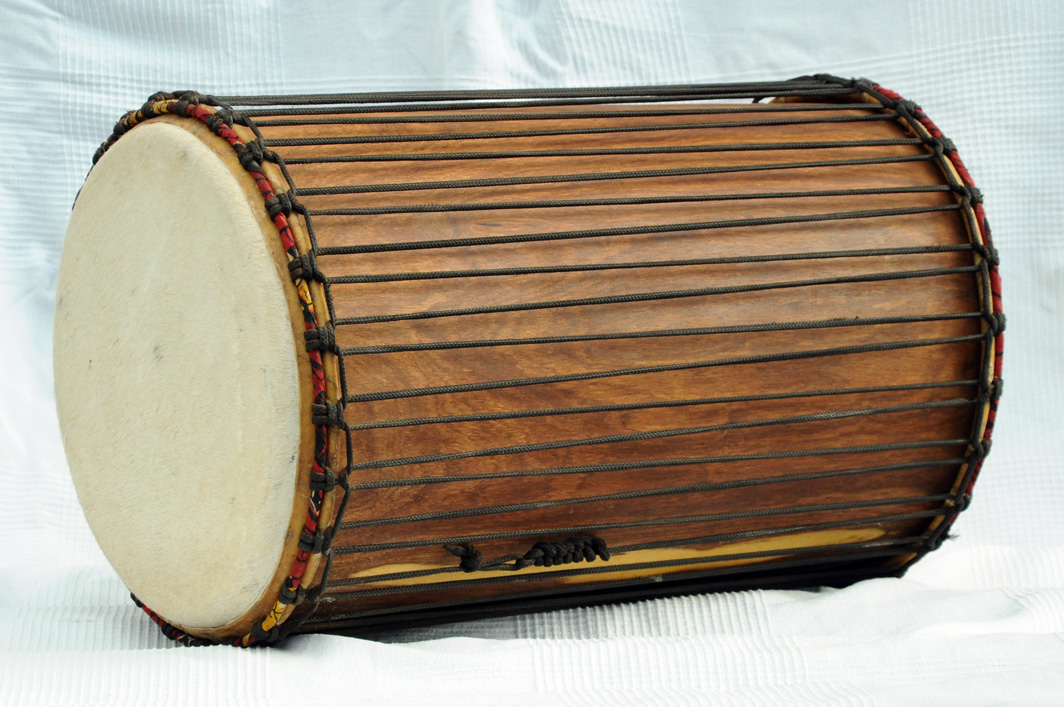 Dundubi Instrument Dundun vendita - Tamburo basso dundunba del Mali in rosewood