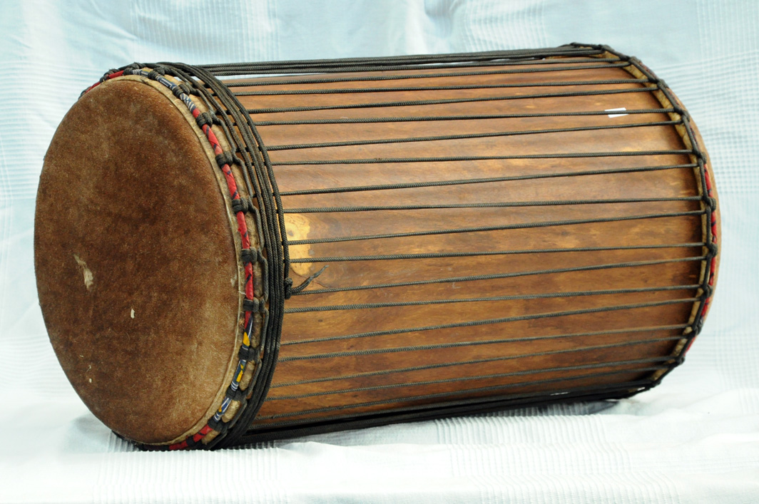 Dundubi Instrument Dundun vendita - Tamburo basso dundunba del Mali in rosewood
