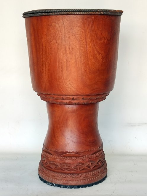 Fusto di djembe della Guinea in mogano (djala) - Djembe alta qualità