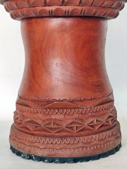 Fusto di djembe della Guinea in mogano (djala) - Djembe alta qualità