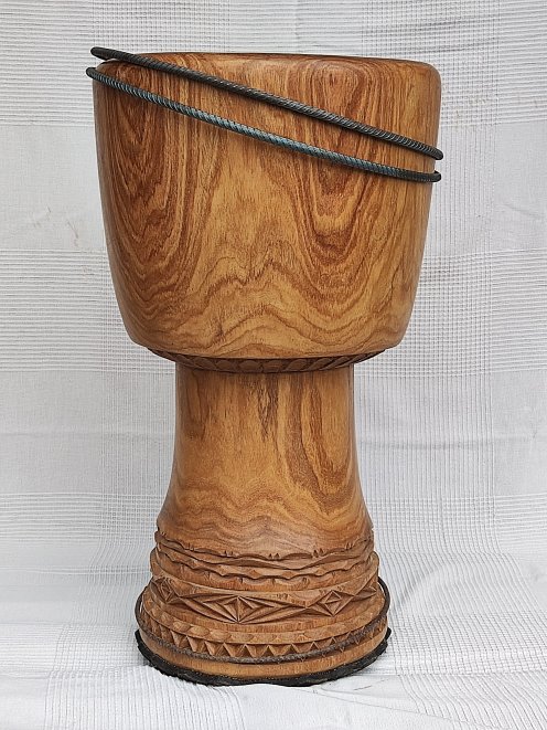 Fusto di djembe della Guinea in legno di balafon (gueni) - Djembe alta qualità