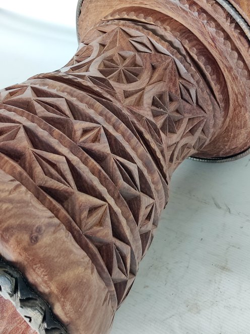 Fusto di djembe della Guinea in legno di balafon (gueni) - Djembe alta qualità