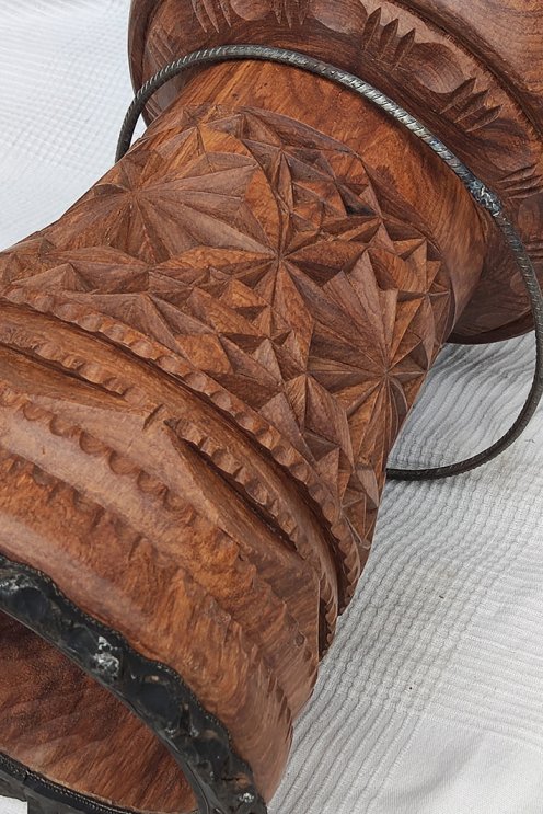 Fusto di djembe della Guinea in legno di balafon (gueni) - Djembe alta qualità