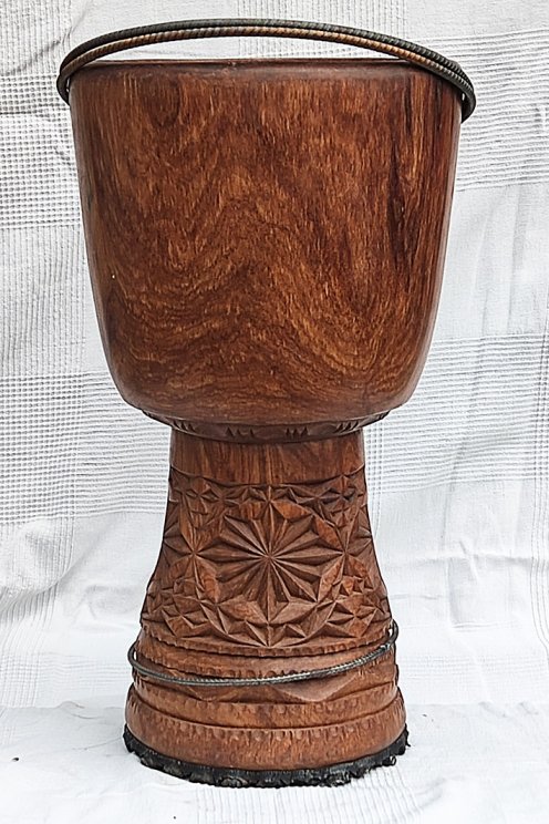 Fusto di djembe della Guinea in legno di balafon (gueni) - Djembe alta qualità