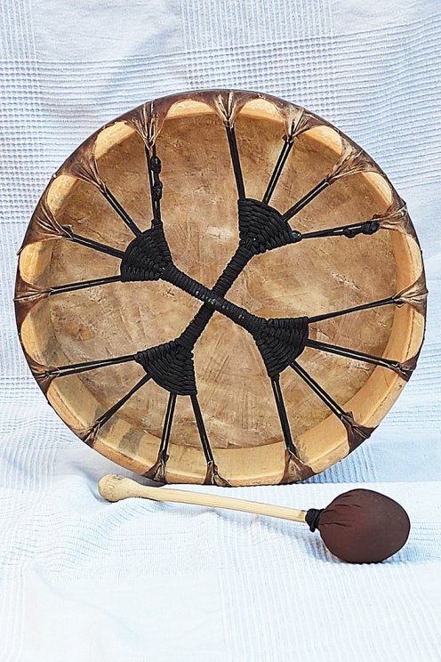 Tamburo rituale sciamanico (tamburo da sciamano) con pelle di cervo