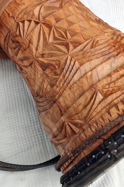 Fusto di djembe della Guinea in legno di balafon (gueni) - Djembe alta qualità