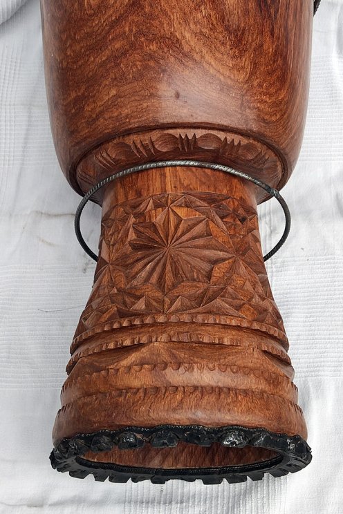 Fusto di djembe della Guinea in legno di balafon (gueni) - Djembe alta qualità