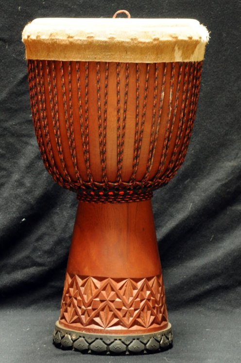 Djembe Guinea in mogano (grande) in vendita: comprare un djembè (djambè) guineano in diala (djala, acajou, acagiù) (grande)