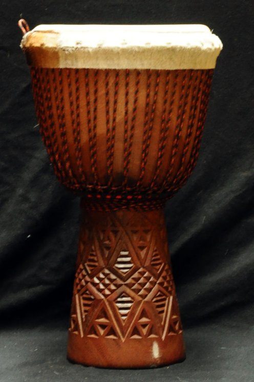 Grande djembe Guinea Top in mogano: djembe guineano in diala (djala, acajou, acagiù)