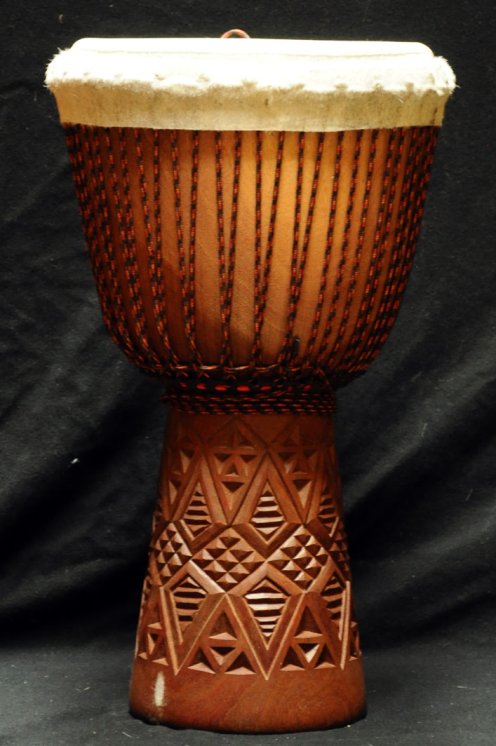 Grande djembe Guinea Top in mogano: djembe guineano in diala (djala, acajou, acagiù)