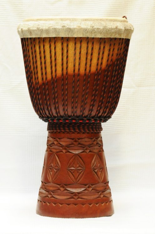Grande djembe Guinea Top mogano: comprare djembe guineano (mahogany, acagiù, djala)