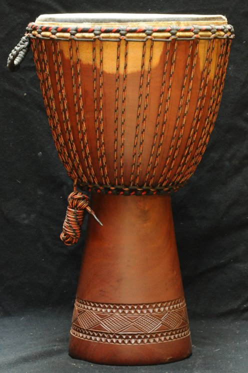 Djembe Mali Top in mogano pelle di bue in vendita (grande): comprare un djembe (djambè) malese in diala (djala, acajou, acagiù) montato con una pelle bovina (mucca o vitello) (grande)