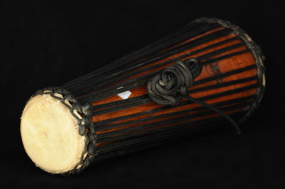 Tamburo batá - Tamburo del Nigeria