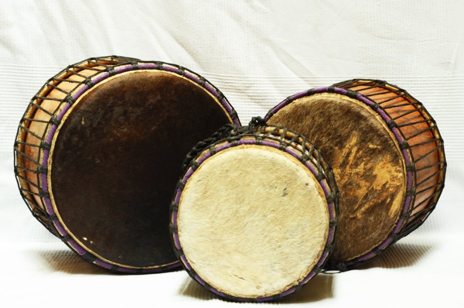Set di tre mini-tamburi bassi Ghana: comprare set dunun (dundun, doun doun, doum doum)