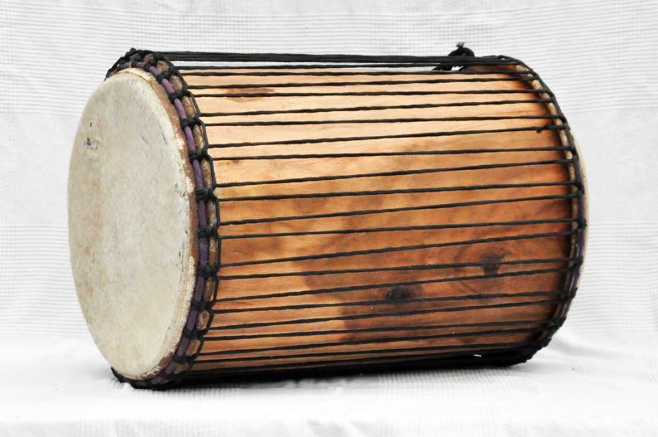Dundun vendita - Tamburo basso dundunba del Ghana
