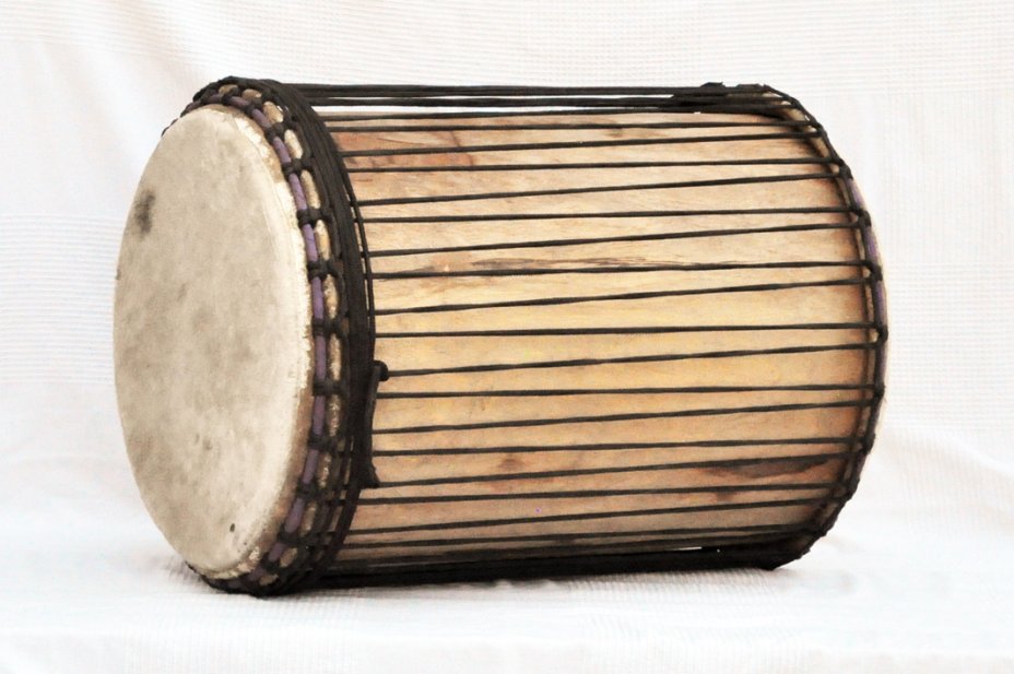 Dundun vendita - Tamburo basso dundunba del Ghana