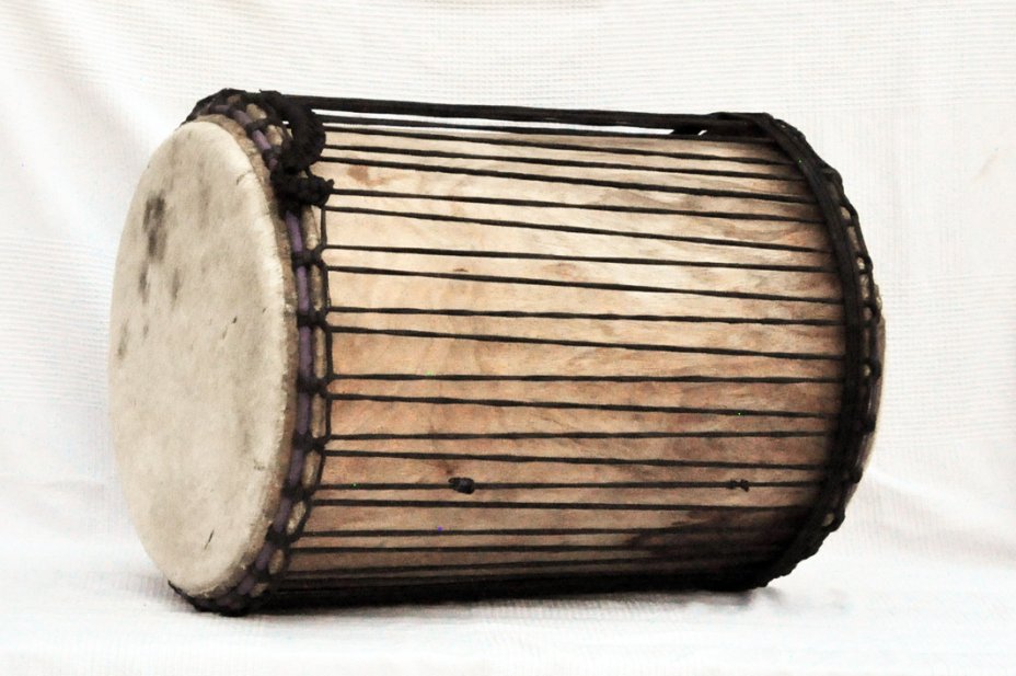 Dundun vendita - Tamburo basso dundunba del Ghana