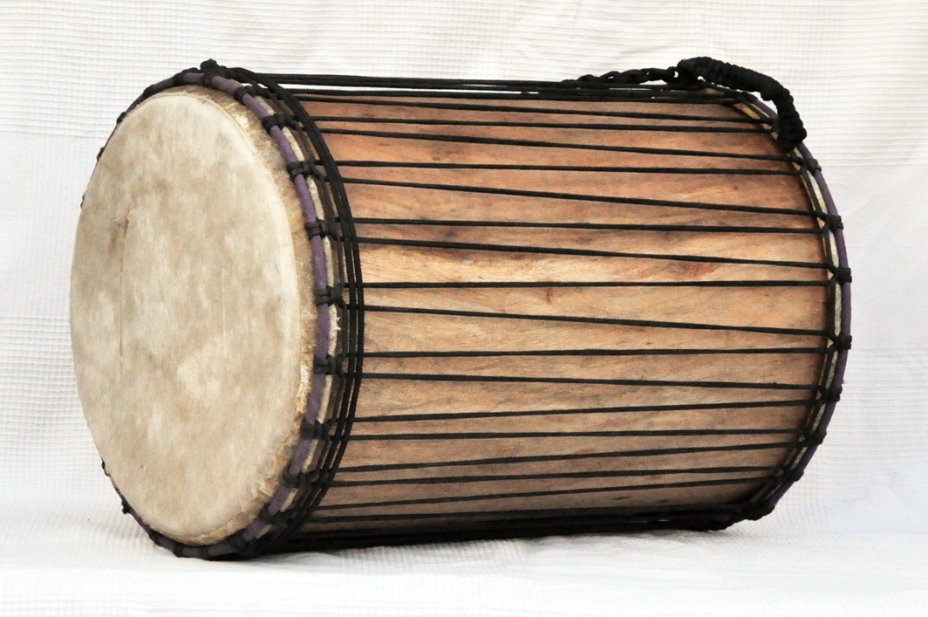 Dundun vendita - Tamburo basso dundunba del Ghana