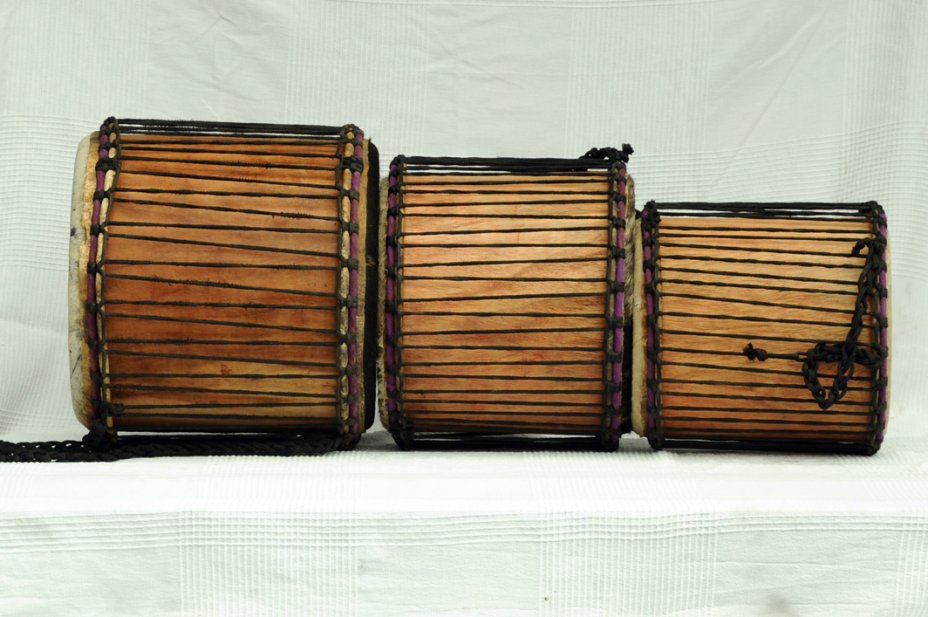 Set dundun vendita - Trio di mini-tamburi bassi dunun del Ghana
