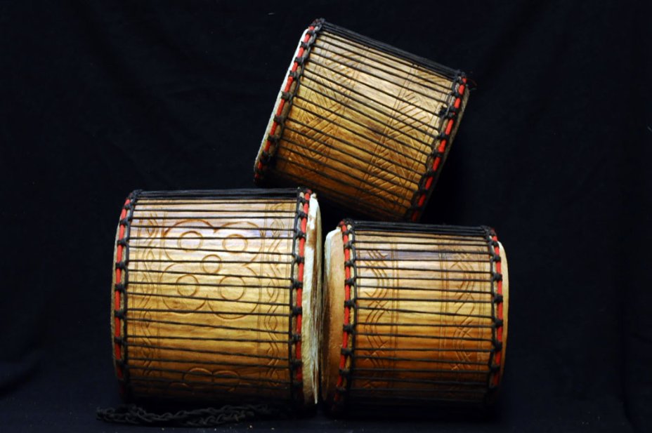 Mini-tripletta di doumdoum Eco Ghana in vendita: comprare una mini-tripletta di doundoun (dumdum, dundun, dunun, tamburi bassi africani) ghanesi