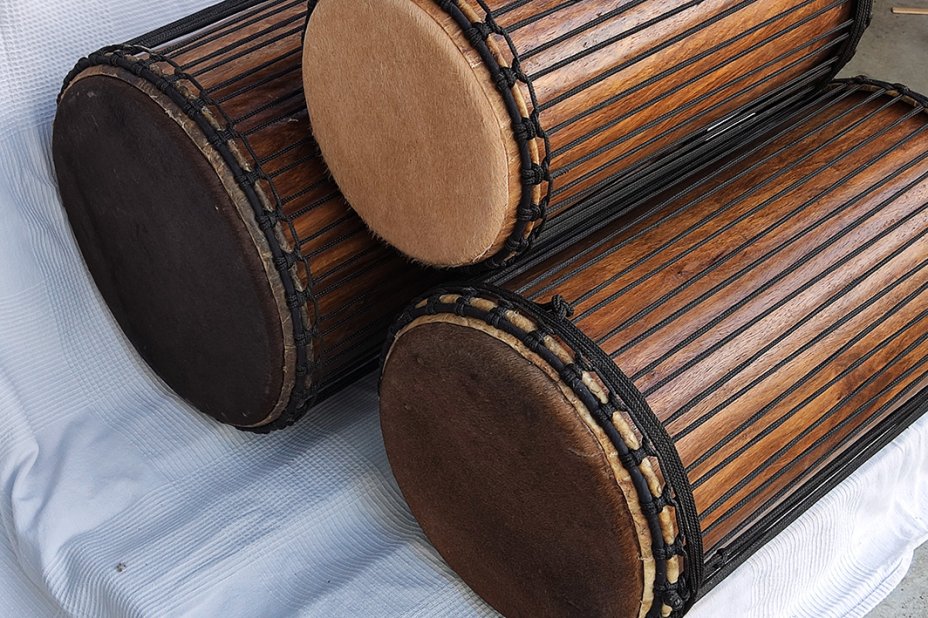 Set di tamburi dundun della Guinea in legno di balafon (gueni)