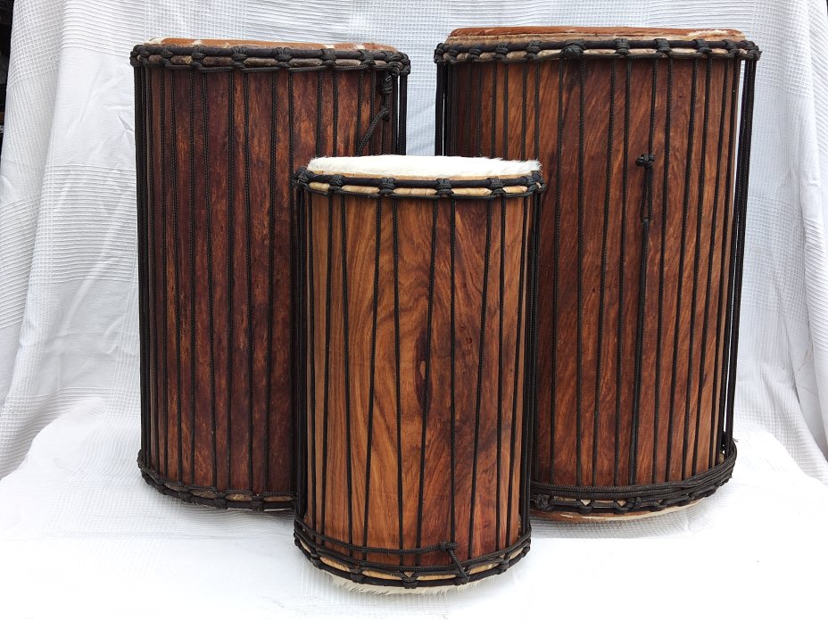 Set di tamburi bassi dundun del Mali in legno di balafon (gueni)