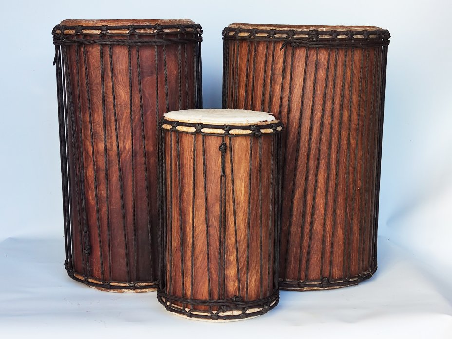 Set di tamburi bassi dundun del Mali in legno di balafon (gueni)