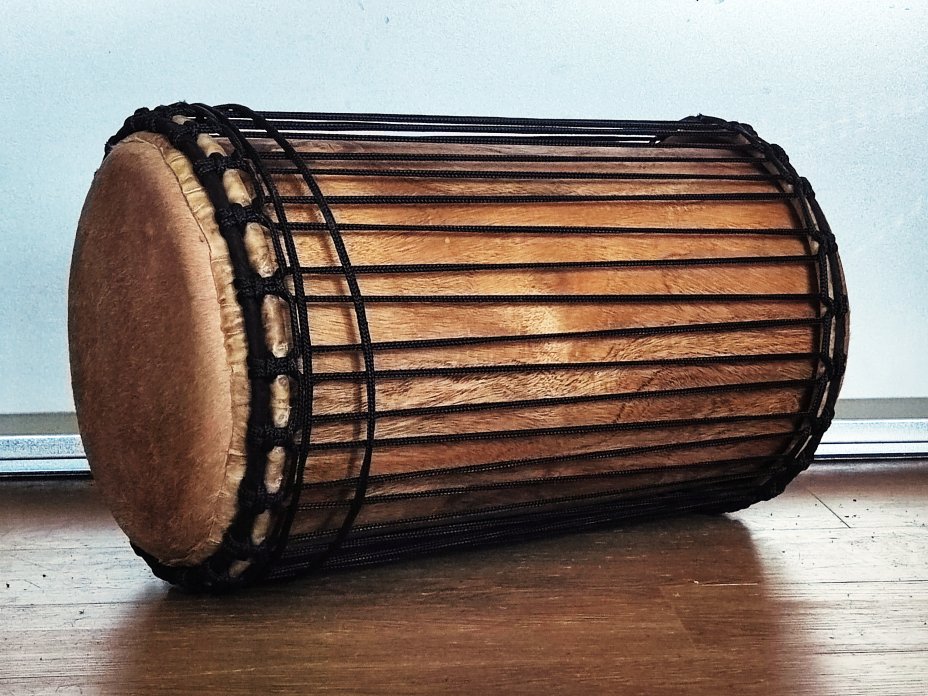 Tamburi bassi dunun - Dundun kenkeni della Guinea montaggio 4 cerchi