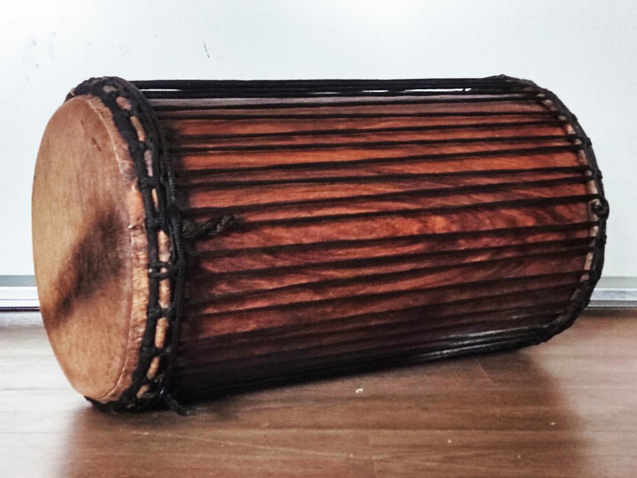 Tamburi bassi dunun - Dundun sangban della Guinea montaggio 4 cerchi