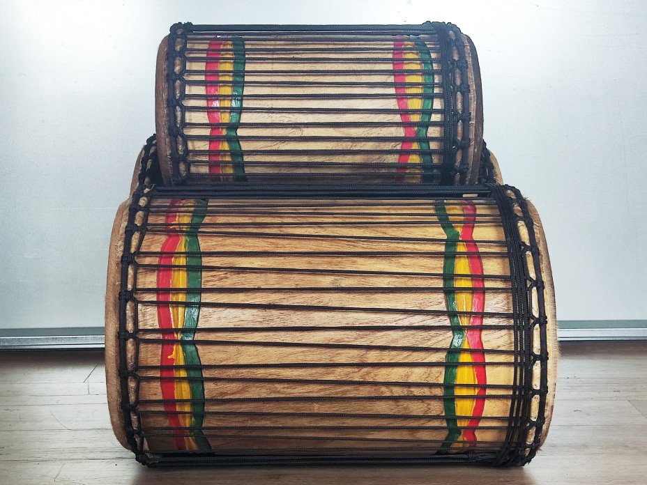 Serie di tamburi bassi dunun - Set di dundun della Guinea