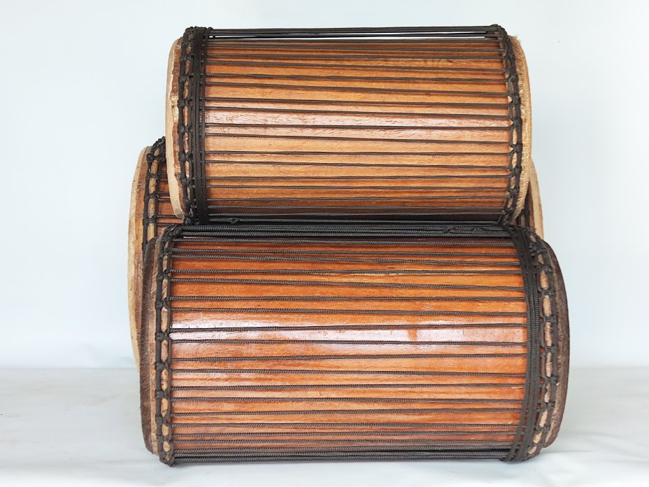 Serie di tamburi bassi dunun - Set di dundun della Guinea