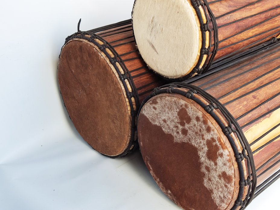 Set di tamburi bassi dundun del Mali in legno di balafon (gueni)