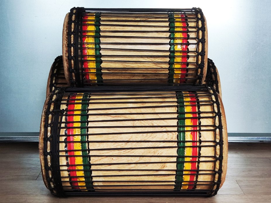 Serie di tamburi bassi dunun - Set di dundun della Guinea