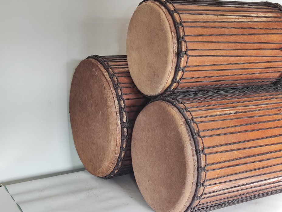 Serie di tamburi bassi dunun - Set dundun Guinea